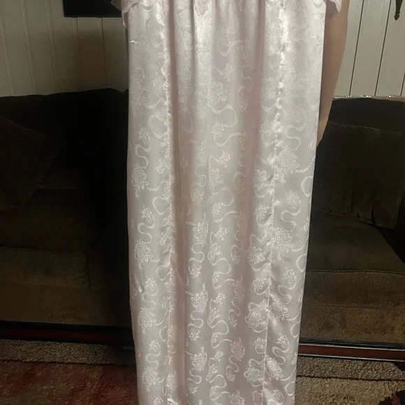 Vintage~ Christian Dior Size Medium Pink Elegant Nightgown